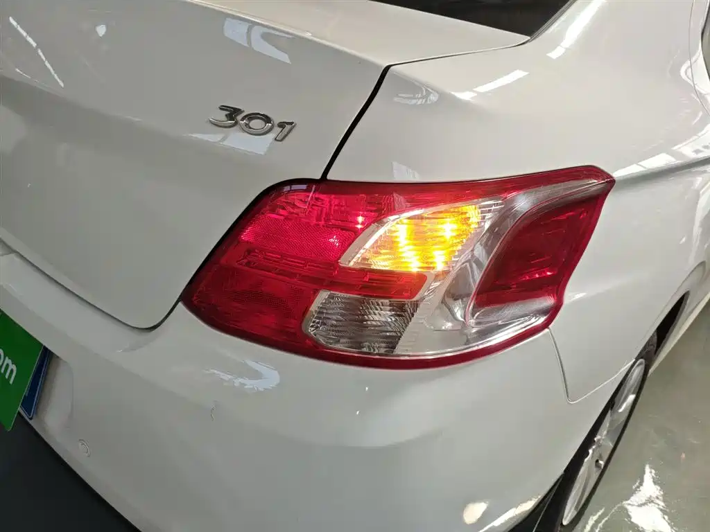 Peugeot 301 2016 1.6L Manual Comfort Edition фото 8