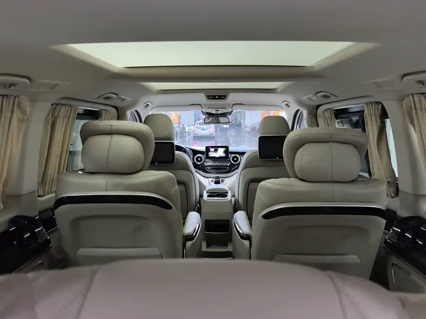 Mercedes-Benz V-Class 2017 2016 V 260 L Premium Long
