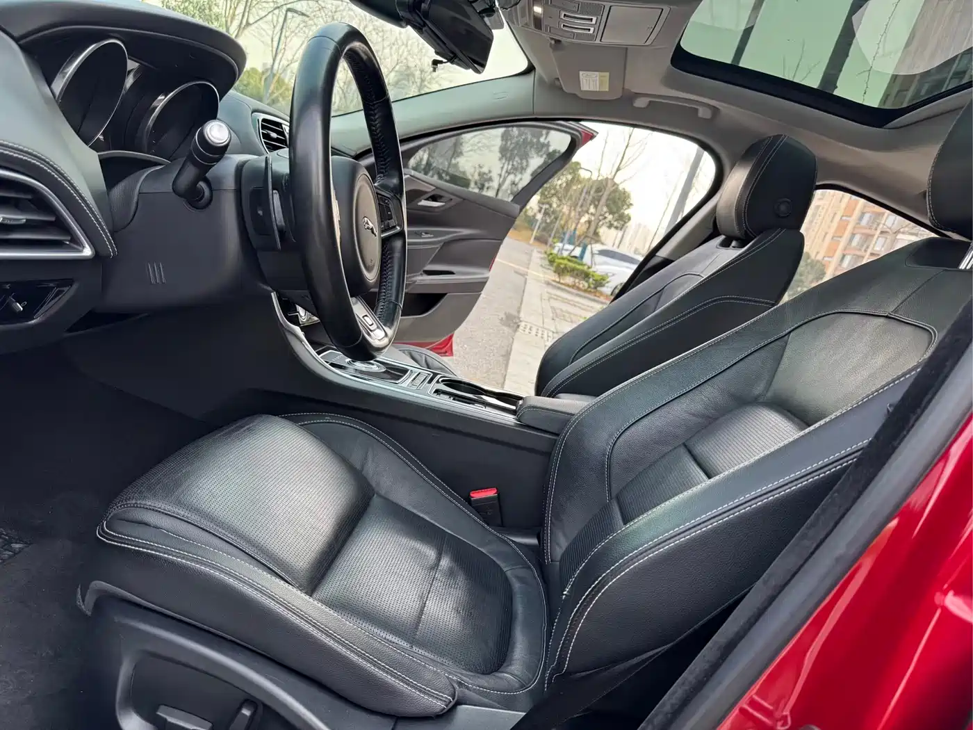 Jaguar XE 2016 2015 2.0T 200PS R-Sport