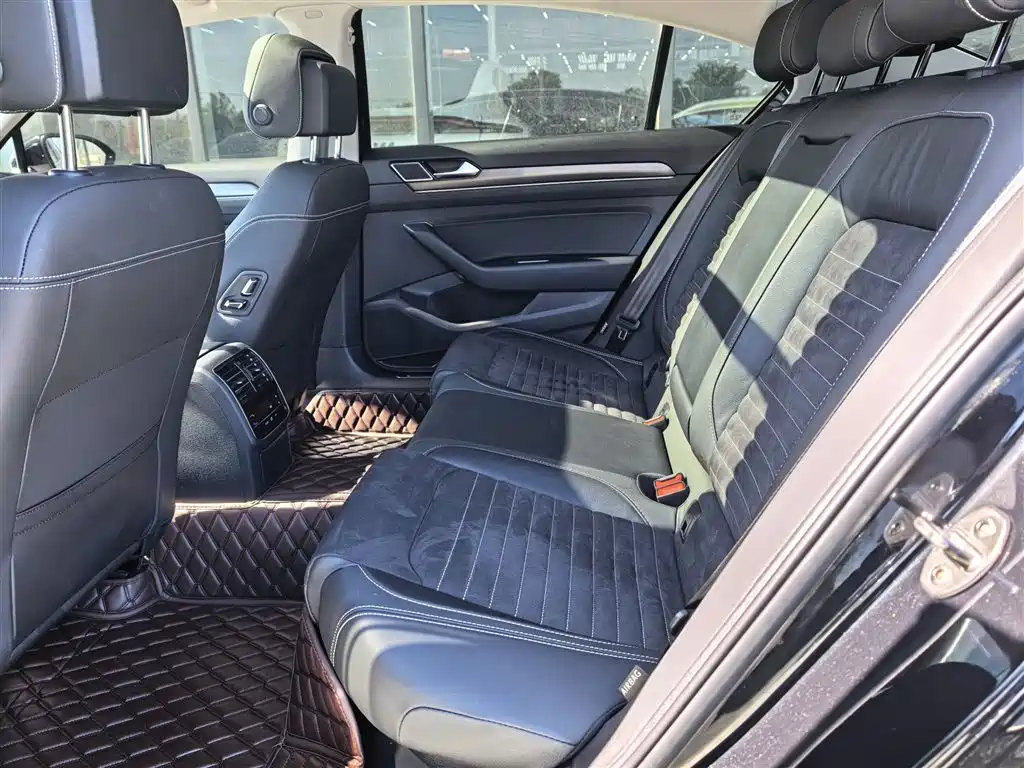 Volkswagen Magotan 2020 330TSI DSG Luxury фото 19