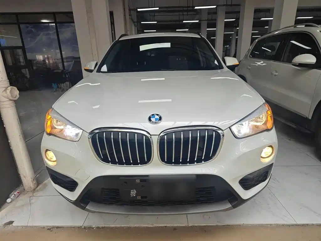BMW X1 2019 sDrive18Li Fashion Model фото 3
