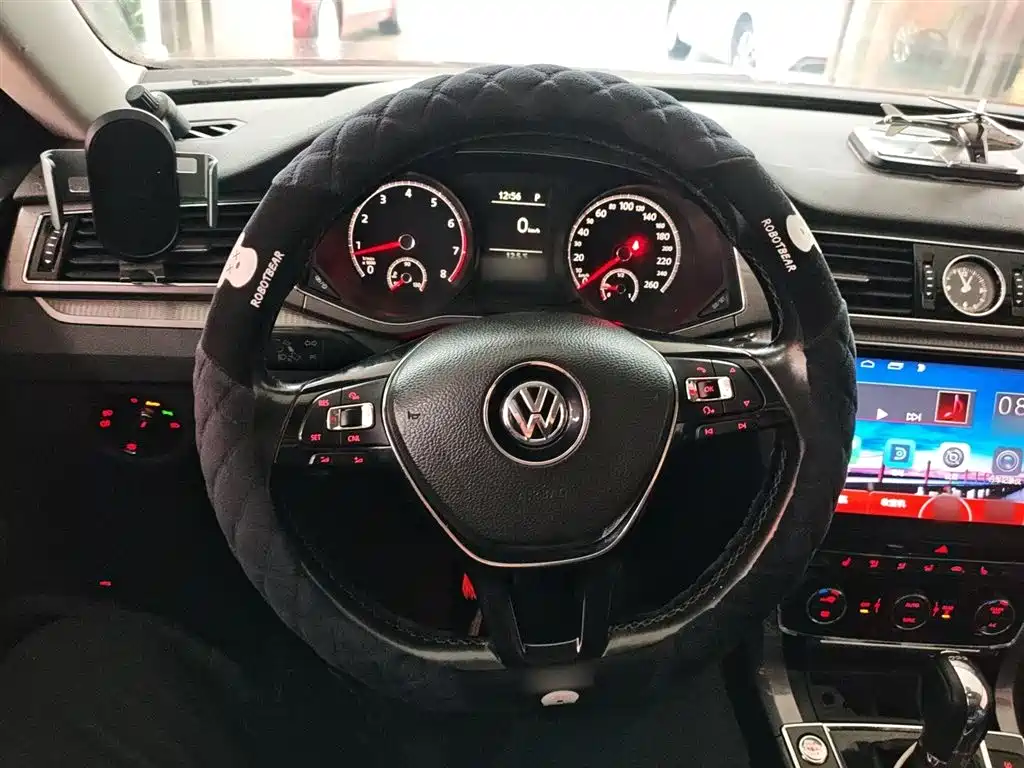 Volkswagen Passat 2017 280TSI DSG Prestige фото 11
