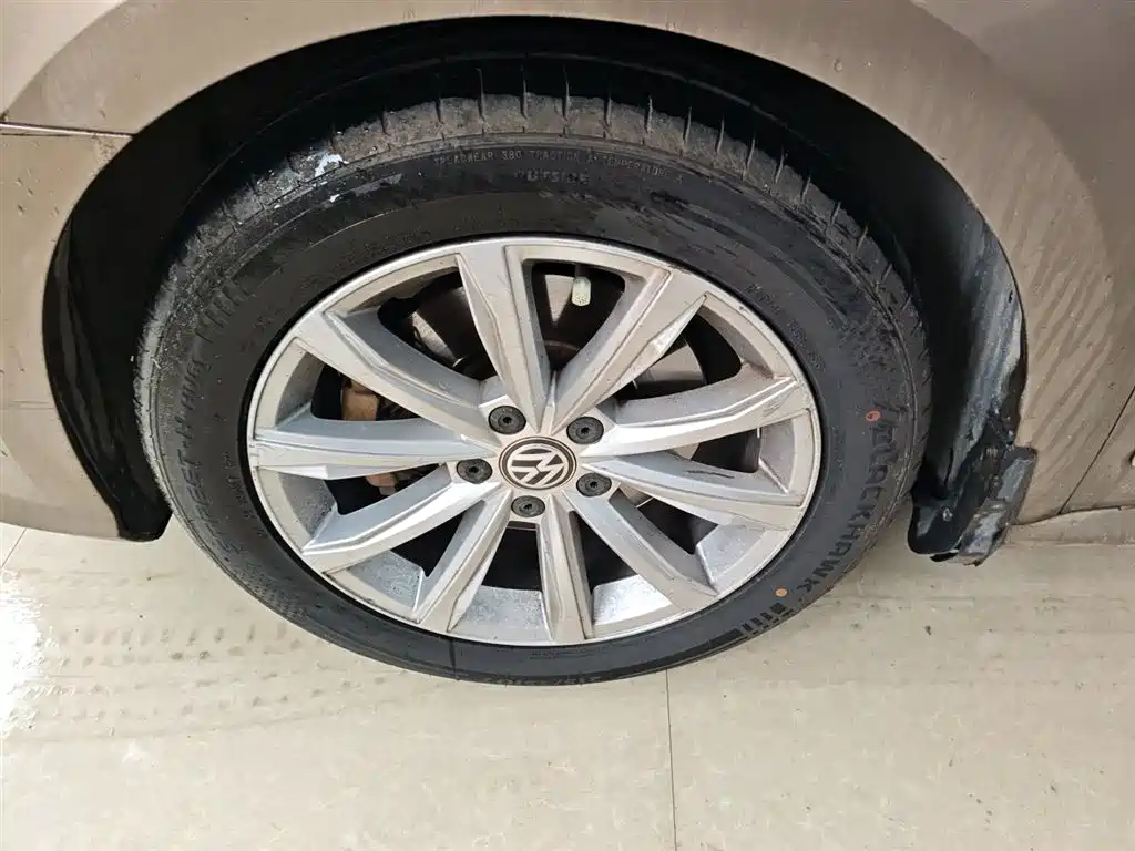 Volkswagen Passat 2017 280TSI DSG Prestige фото 23
