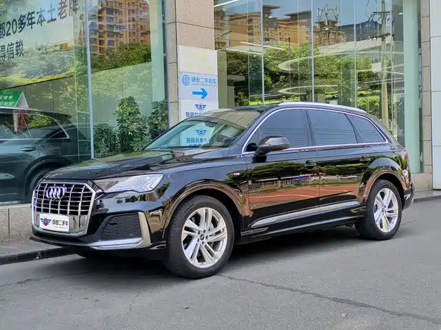Audi Q7 2021