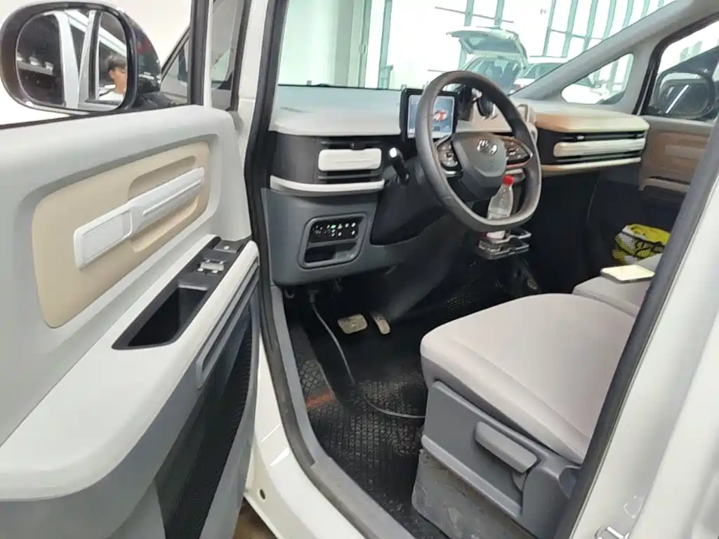 SAIC Maxus Dana V1 2025 2024 V1 Long Wheelbase Low Roof Multi-Purpose (62kWh)