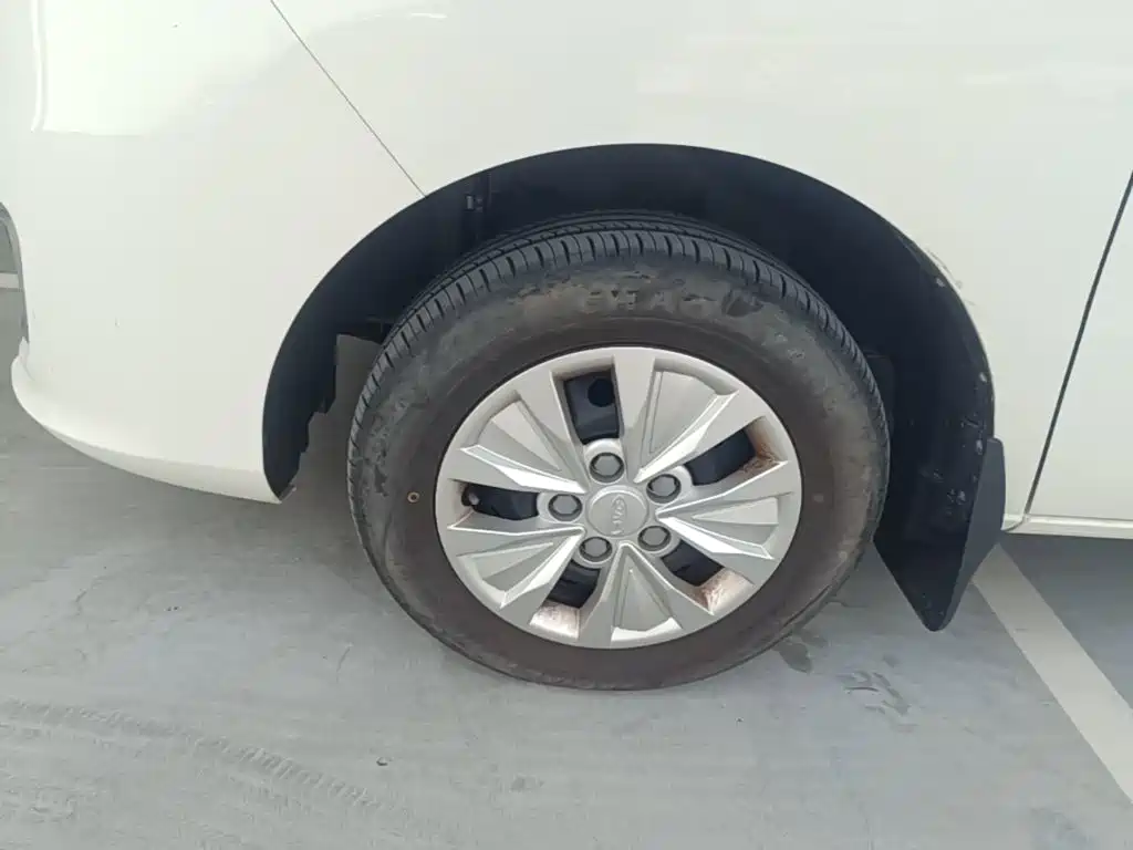 JAC Refine M3 2023 2022 1.8L 7-Seater Standard