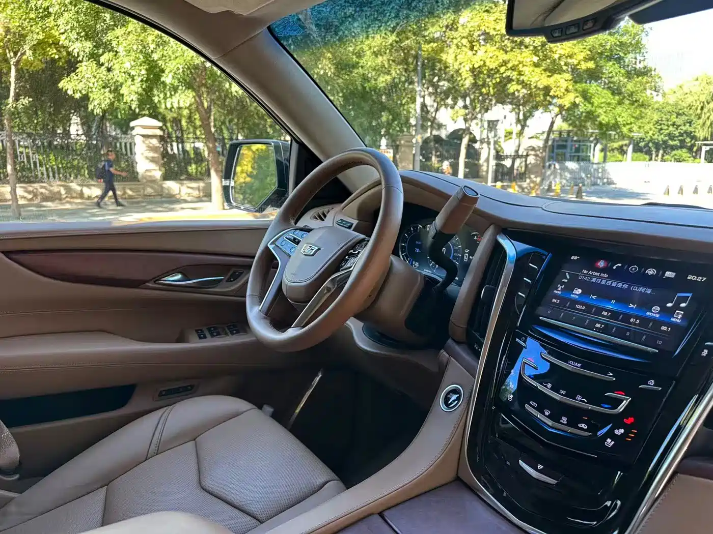 Cadillac Escalade 2017 2017 6.2L ESV Platinum Extended