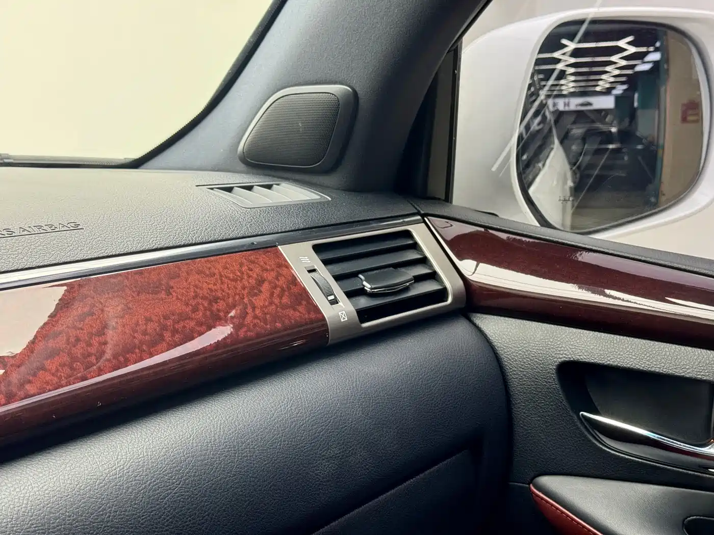 Lexus LX фото 6