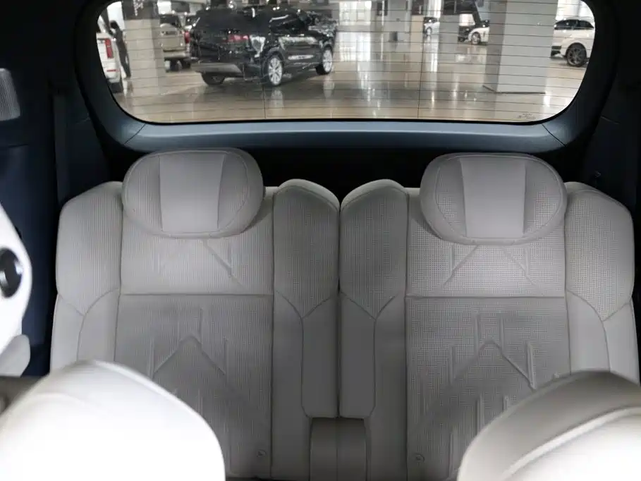 ZEEKR 009 2025 2024 6-seat Executive AWD 108kWh