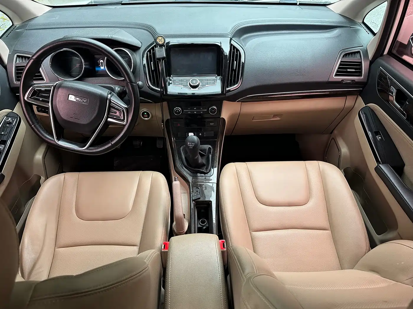 Lifan Xuanlang 2017 2017 1.8L Manual Comfort Type