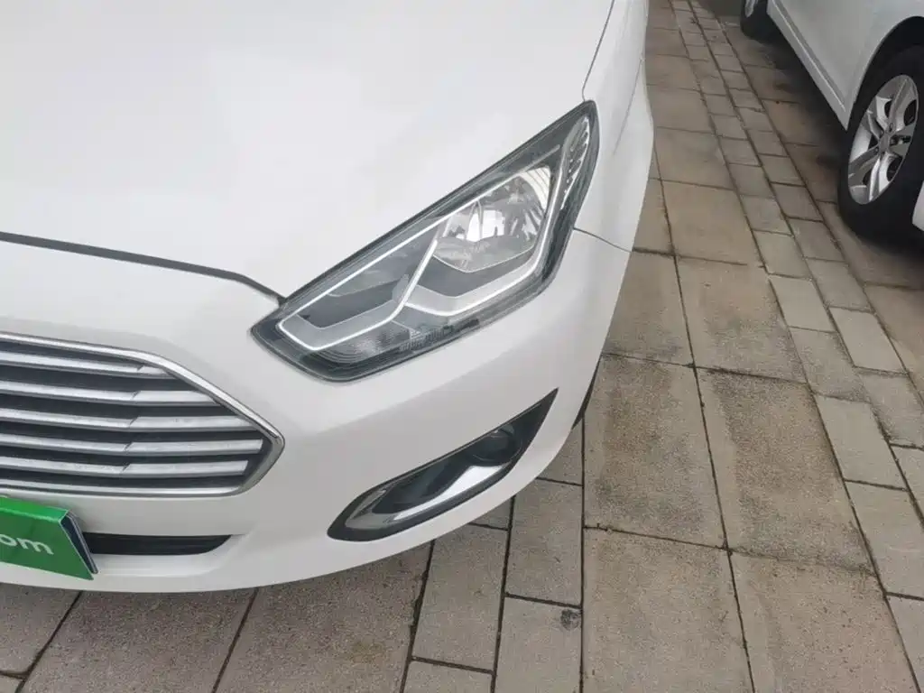 Ford Escort 2015 2015 1.5L Automatic Fashion