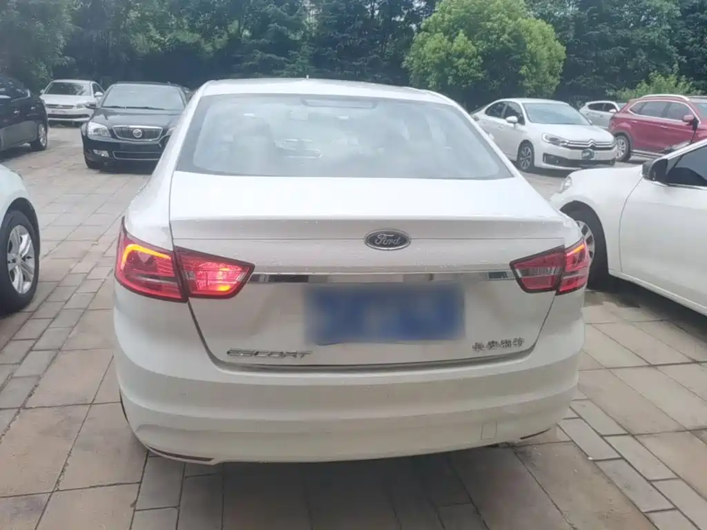 Ford Escort 2015 2015 1.5L Automatic Fashion