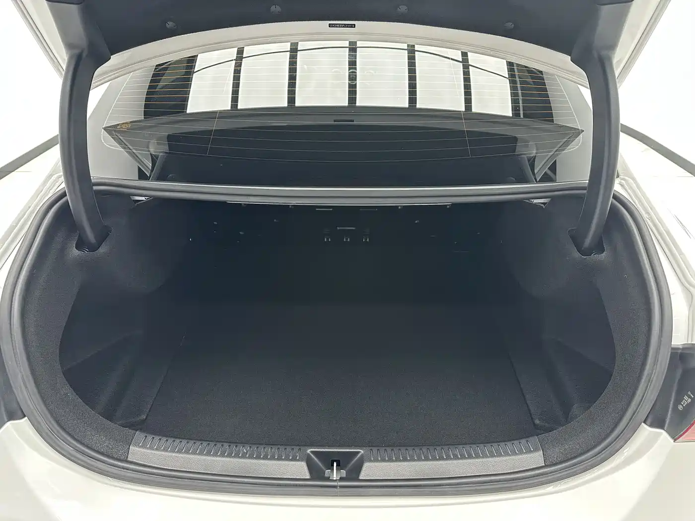 Mercedes-Benz A-Class 2023 A 180 L фото 17