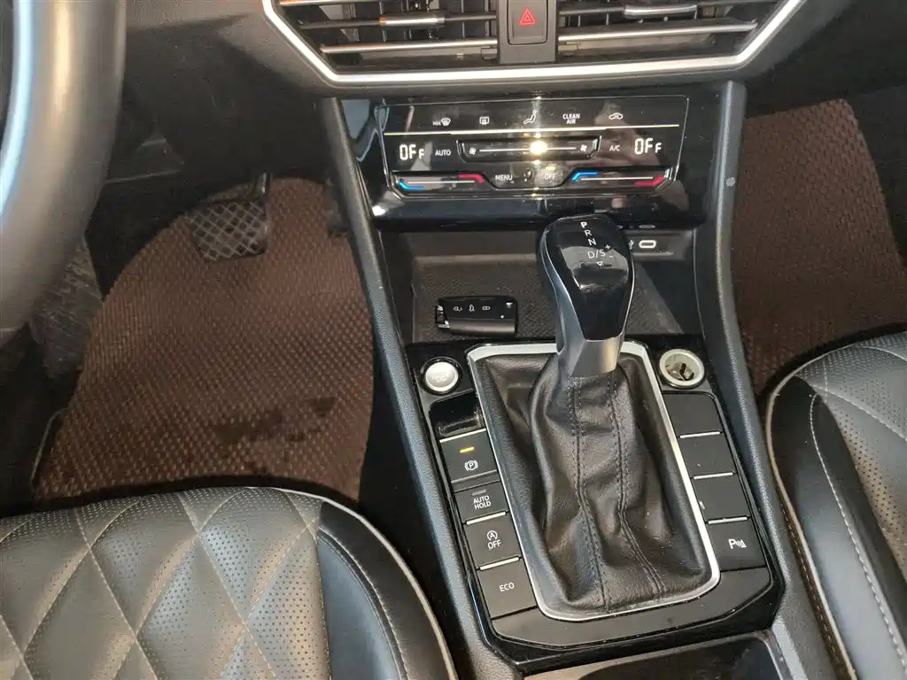 Volkswagen Sagitar 2023 Model Year 200TSI DSG Surpass Edition фото 10