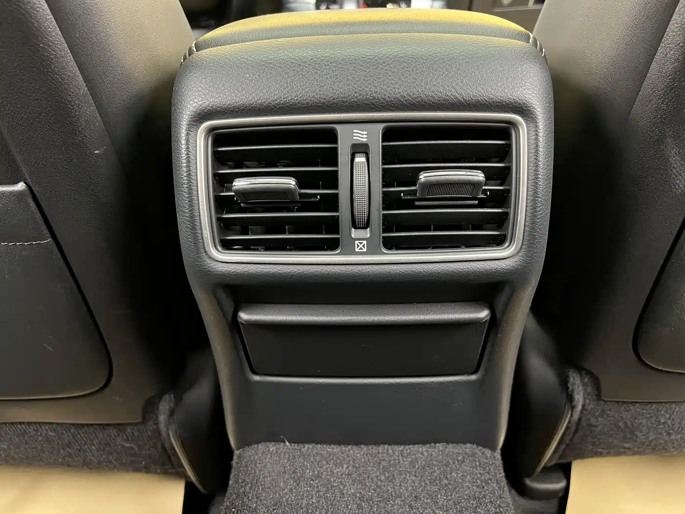 Infiniti Q50 2014 3.7L Comfort Edition фото 21