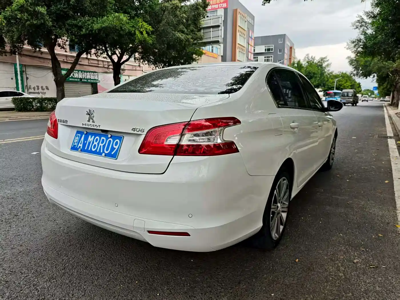 Peugeot 408 2014 1.8L Automatic Luxury Edition фото 13