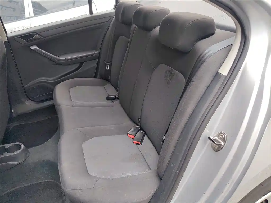 Volkswagen Jetta 2013 1.6L Automatic Fashion фото 13