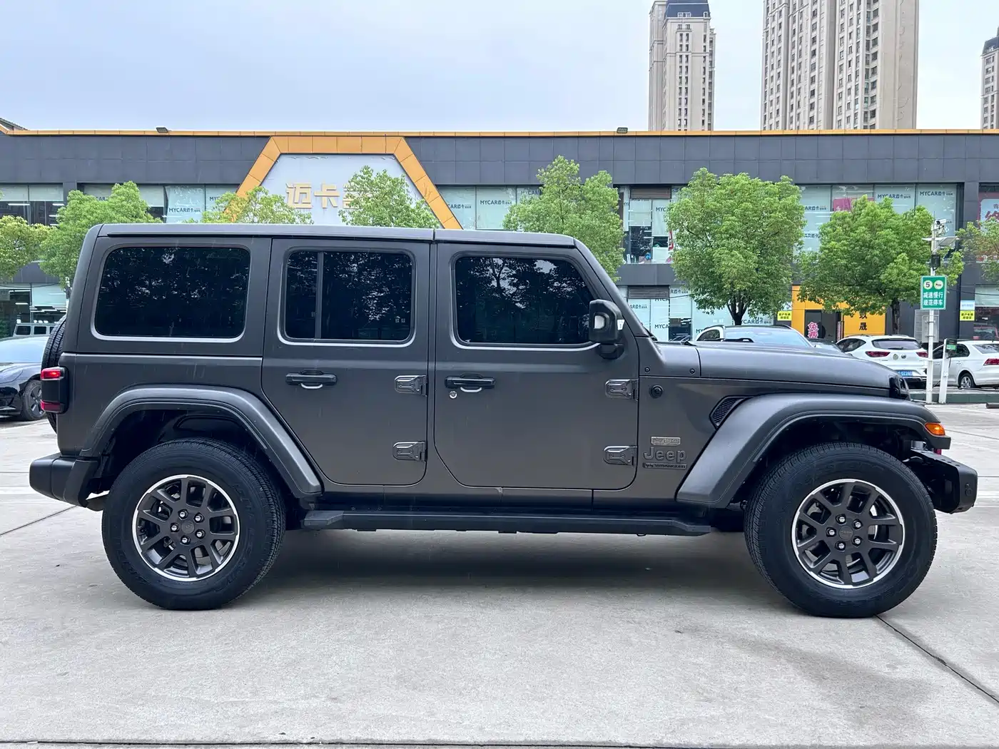 Фото 8 - Jeep Wrangler