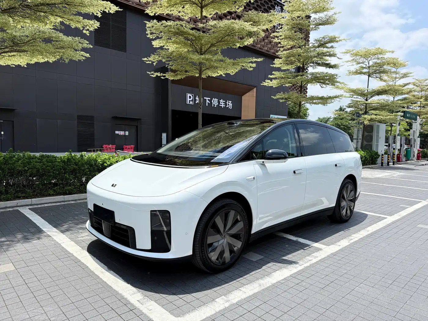 Li Auto Li i8 2025 Standard Edition