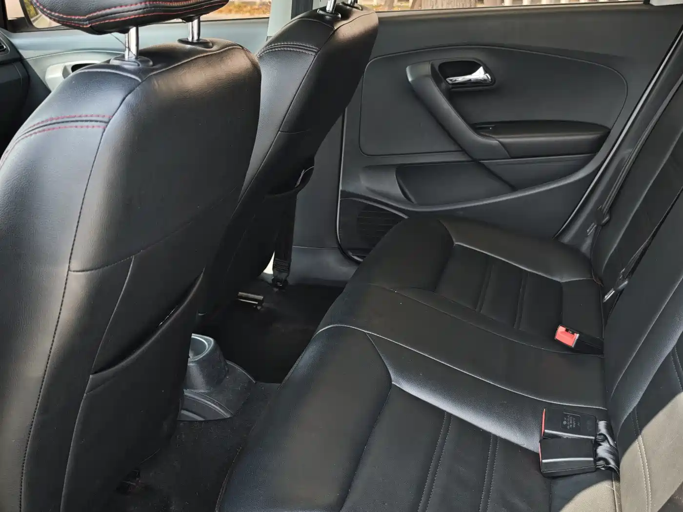 Volkswagen Polo 2016 1.4L Automatic Trend фото 7