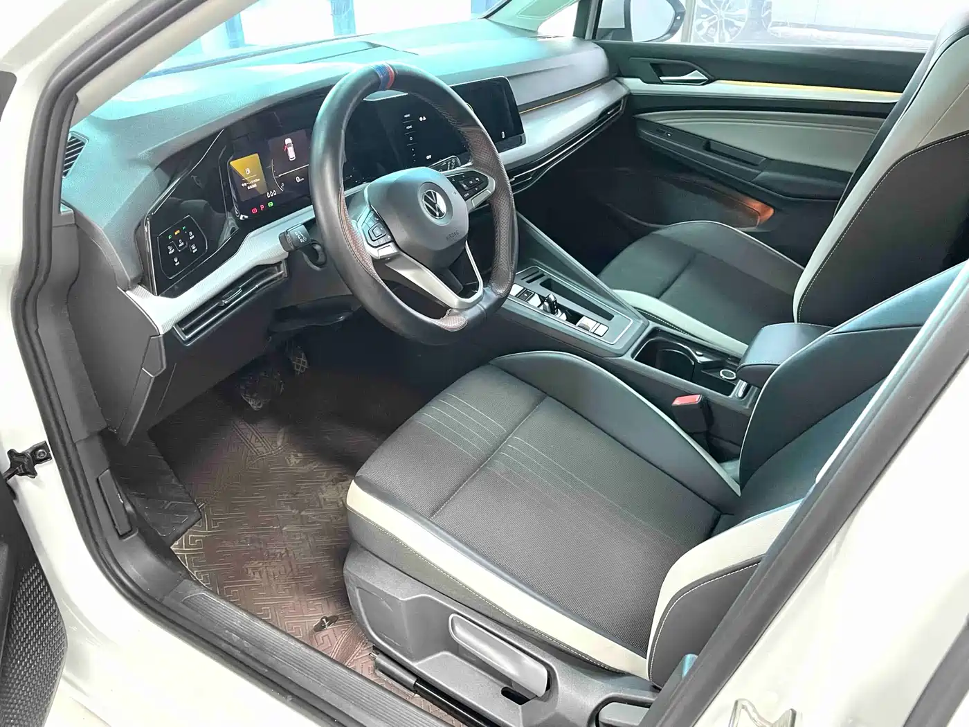 Volkswagen Golf 2023 280TSI DSG Pro фото 5