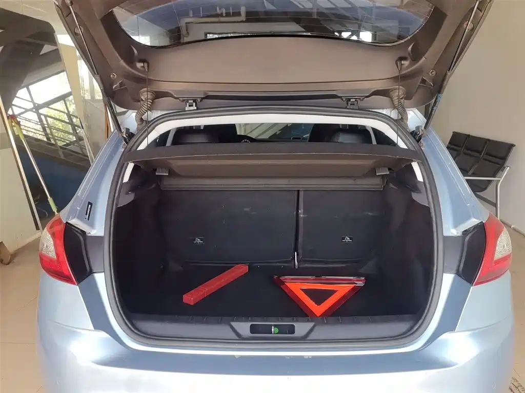 Peugeot 308S 2015 1.2T Auto Dynamic Edition фото 19