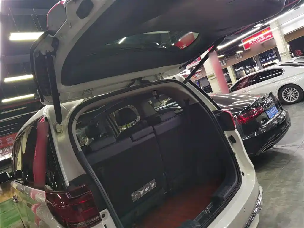 GAC Trumpchi Trumpchi M8 2021 Leading Show Series 390T Prestige Edition фото 15