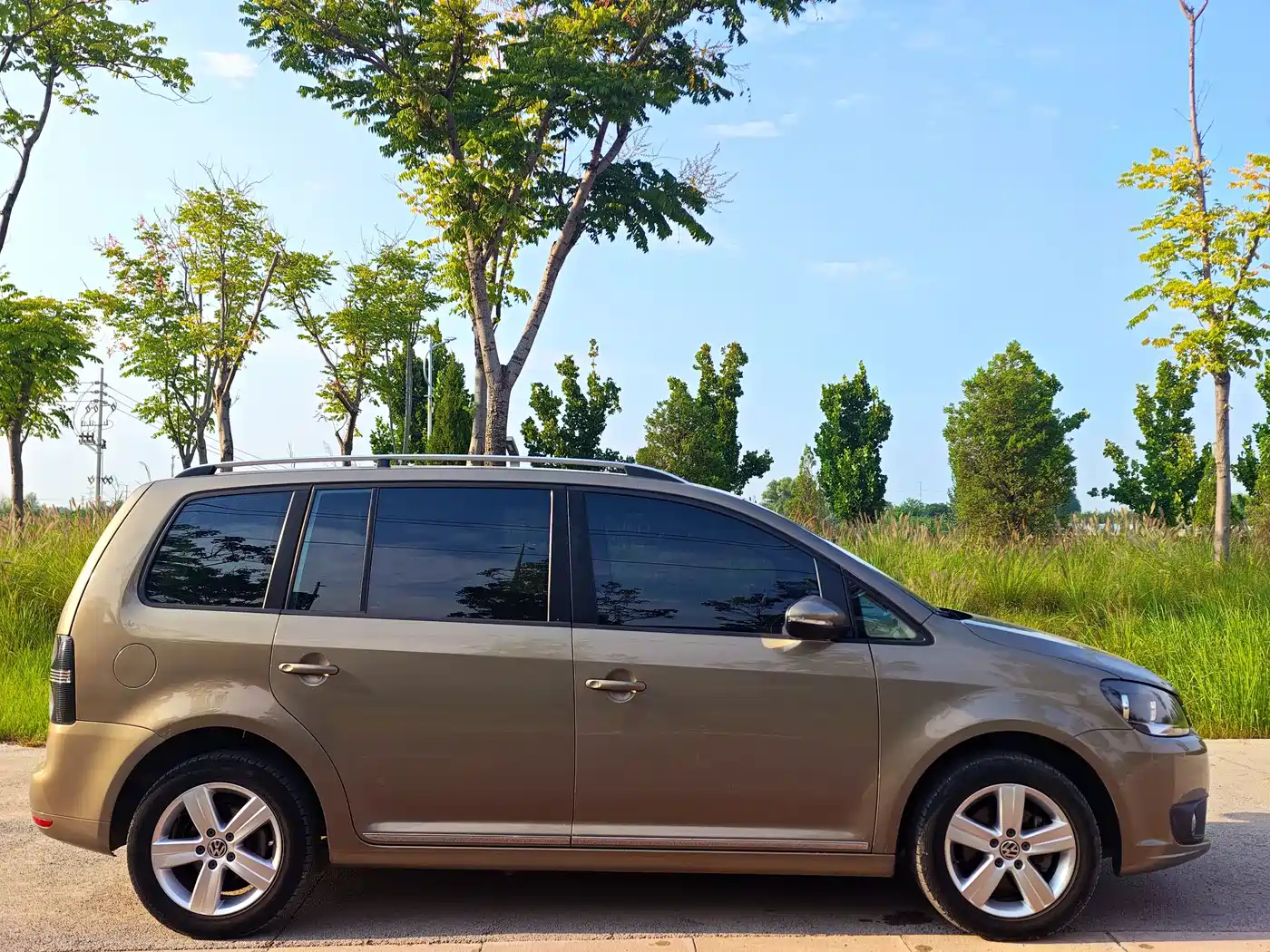 Volkswagen Touran 2017 2015 1.4T DSG Comfort Edition 5-seater