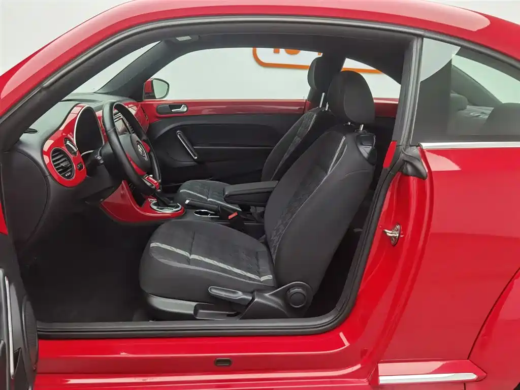 VOLKSWAGEN BEETLE
