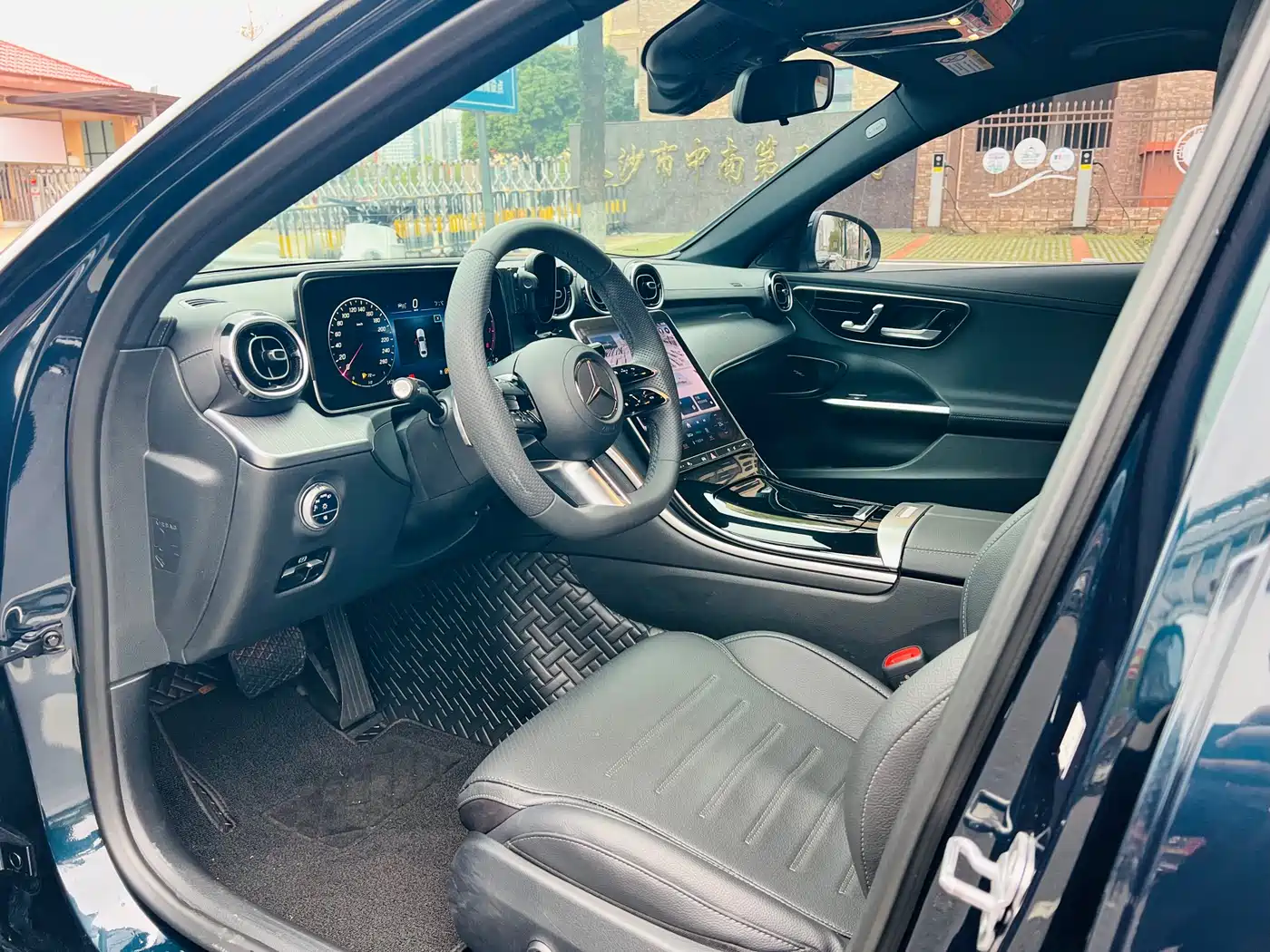 Mercedes-Benz C-Class 2024 C 200 L Sport Edition фото 4