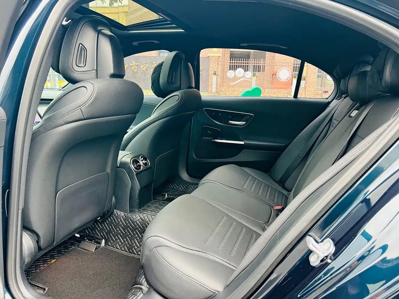 Mercedes-Benz C-Class 2024 C 200 L Sport Edition фото 9