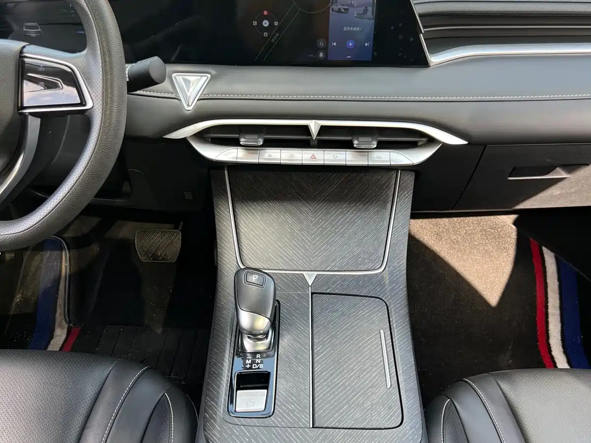 Venucia Big V 2022 2021 260T Idol Edition