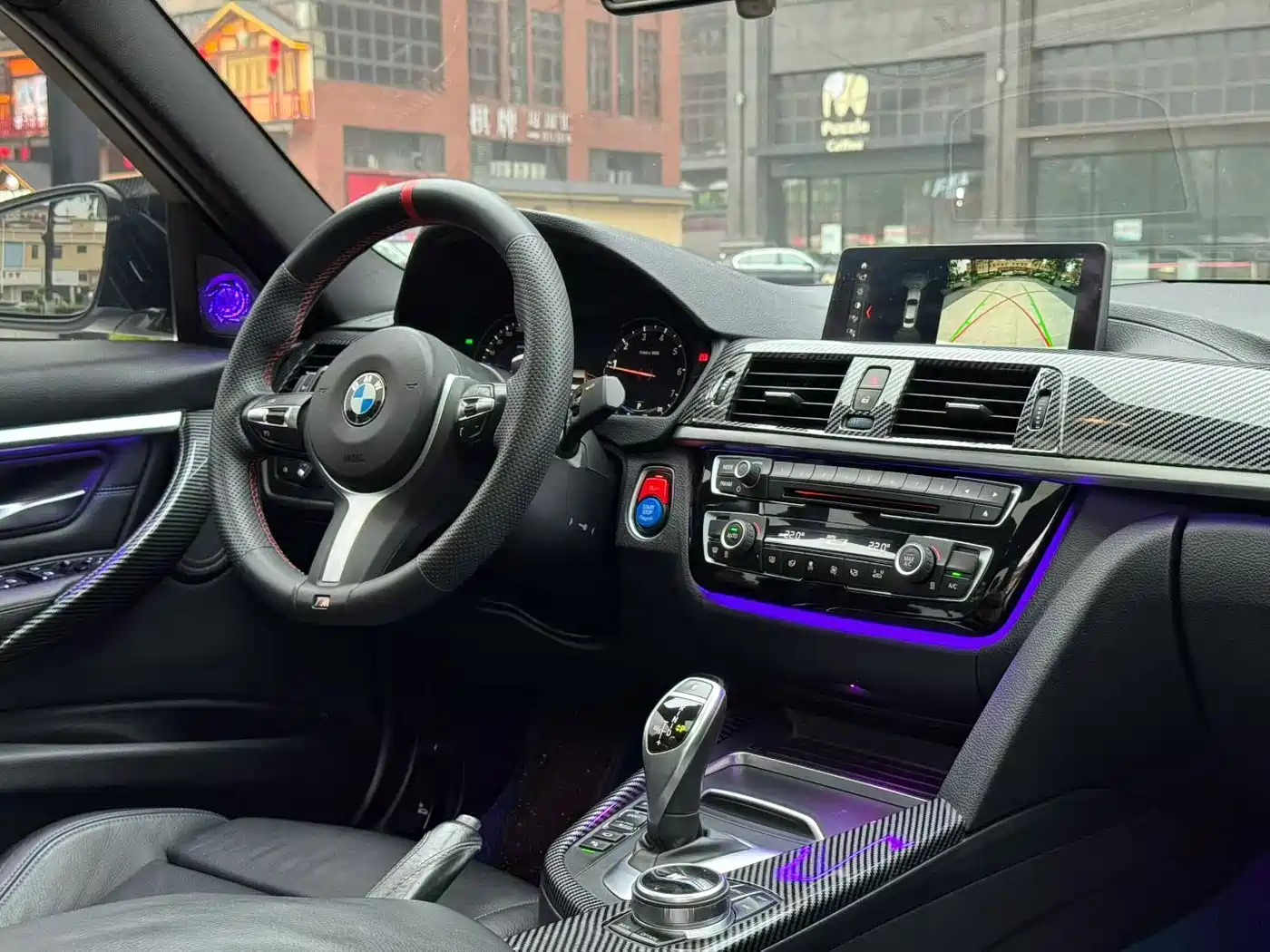 BMW 3 Series 2018 320i M Sport Black Night Edition фото 5