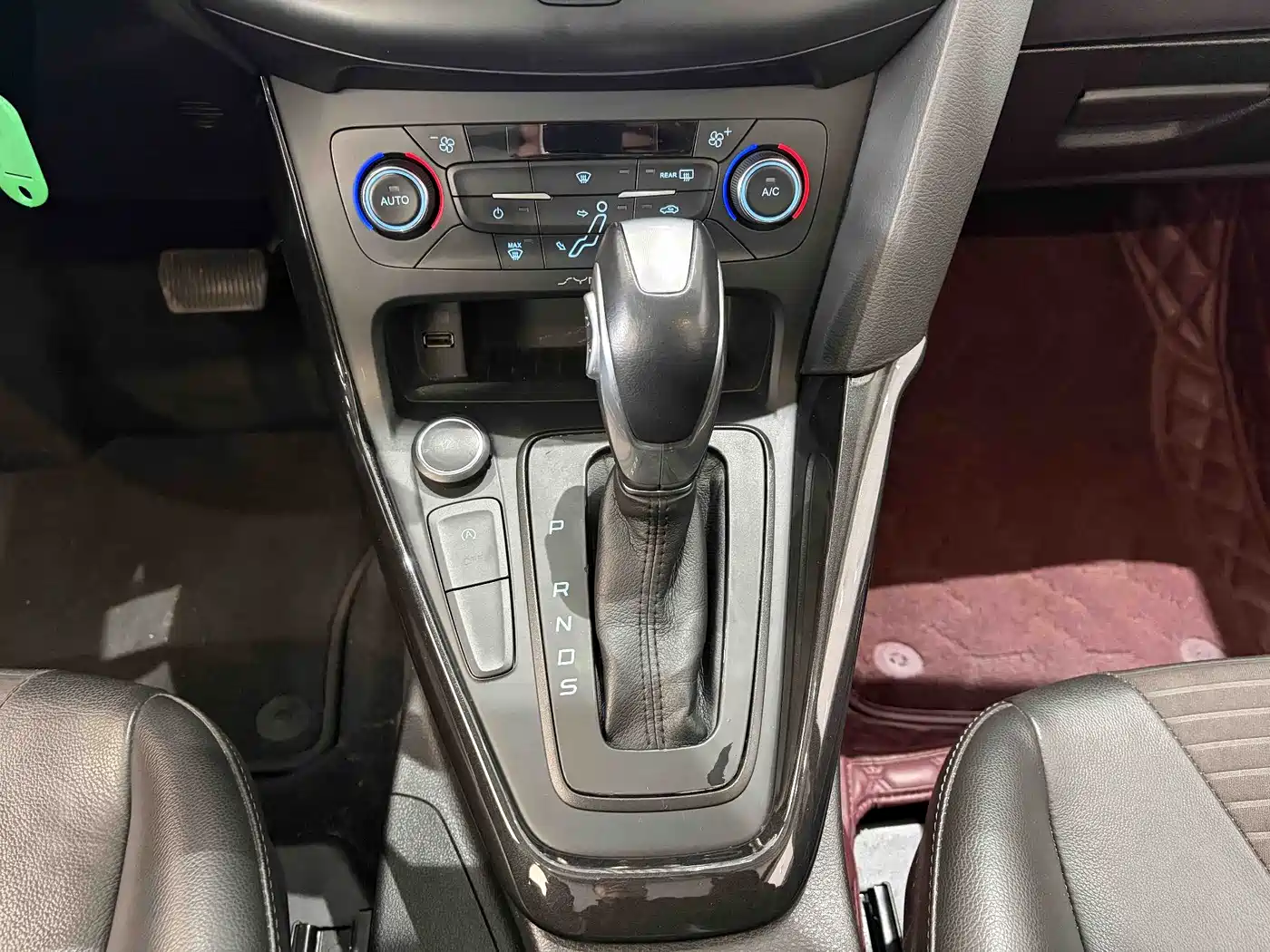 Фото 25 - Ford Focus