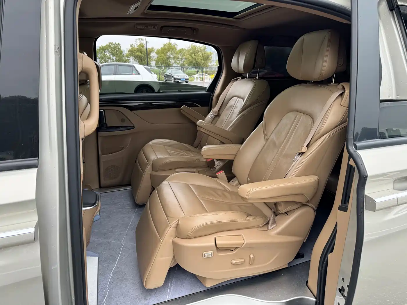 Buick GL8 2018 ES 28T Luxury Type China VI фото 9