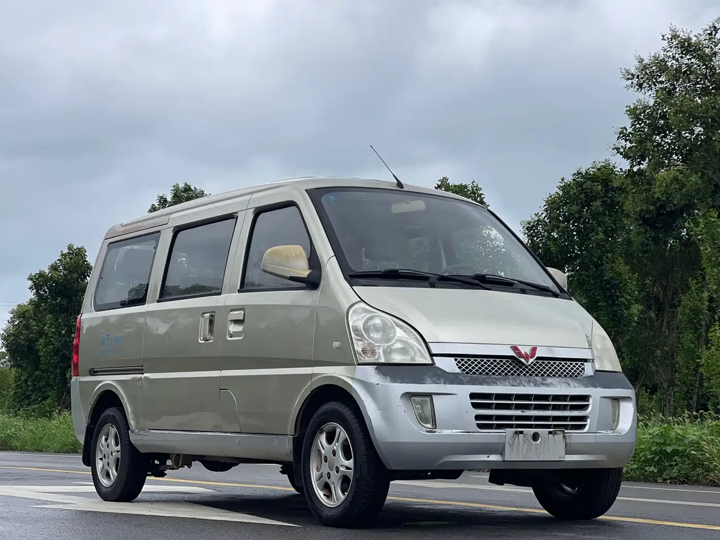 Wuling Motors Wuling Rongguang 2013 2012 1.5L Comfort