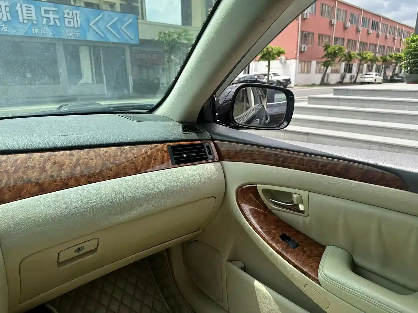 Toyota Crown 2005 2005 Model 3.0L Royal Saloon G VIP