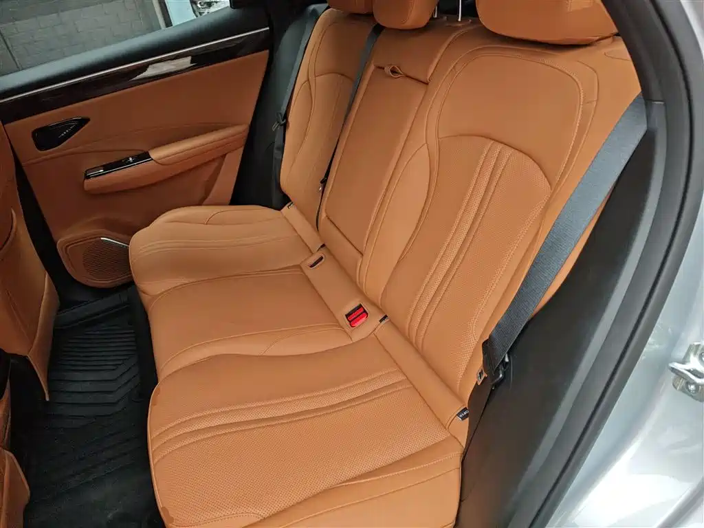 Geely Galaxy Galaxy L7 2025 EM-i 115km Explorer+ Edition фото 17