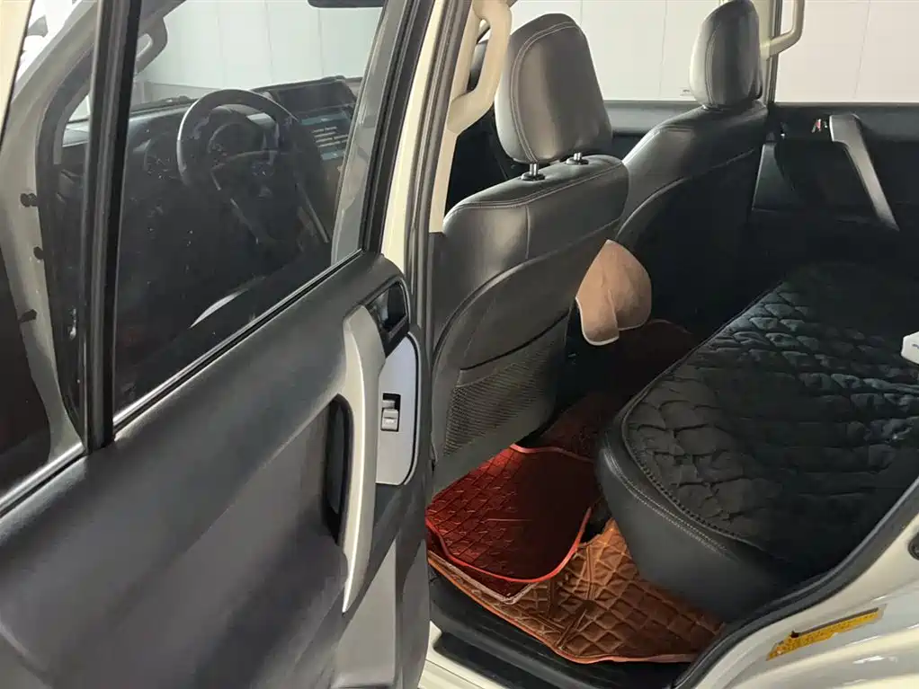 Toyota Prado 2015 2.7L Automatic Standard фото 16