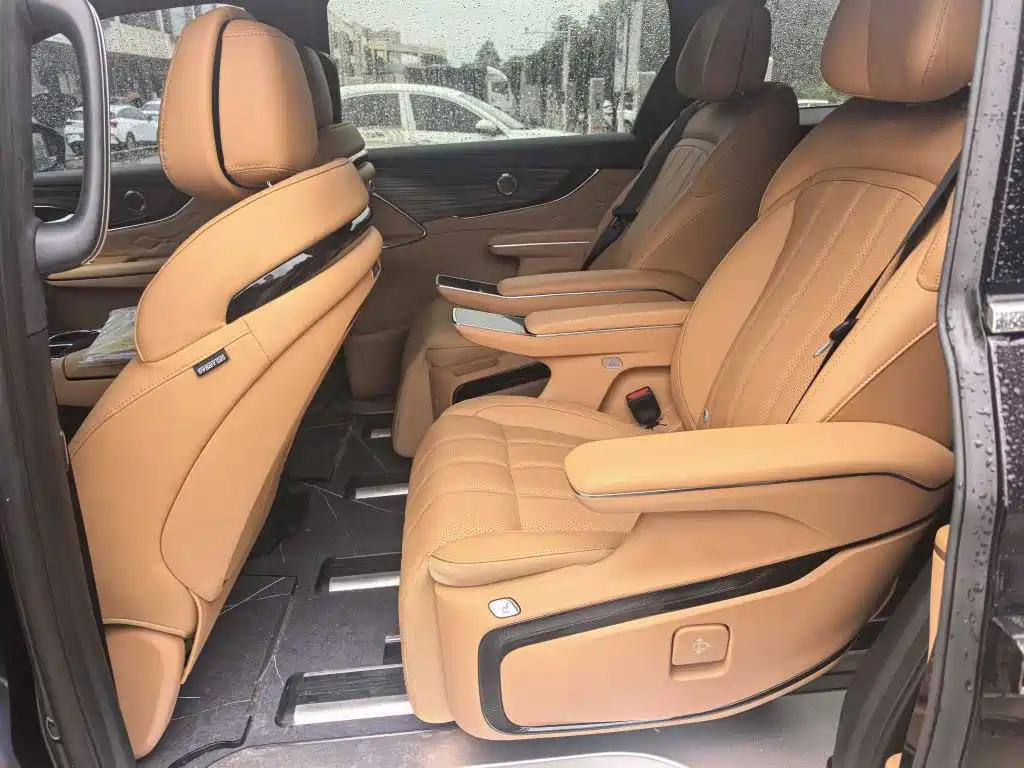 Dongfeng Fengxing Starlight V9 2026 2026 Smart Joy Series 200km Premium Luxury