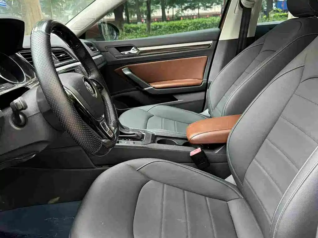Volkswagen Lamando 2015 330TSI DSG Luxury Edition фото 9
