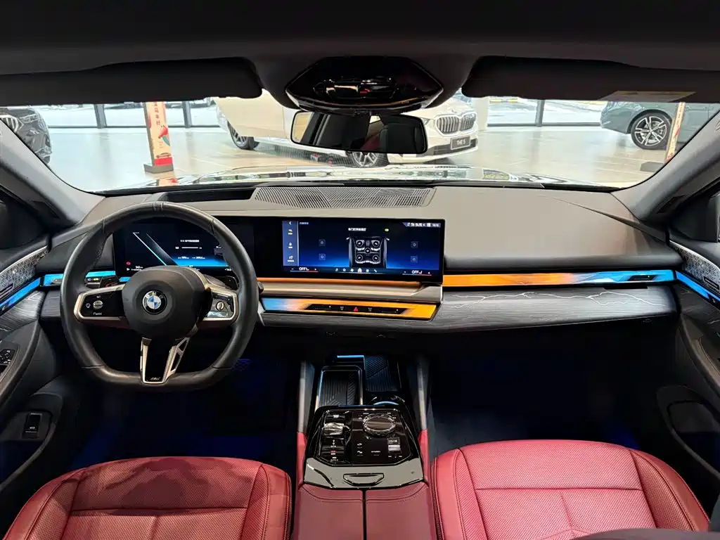 BMW 5 Series 2025 530Li Premium M Sport Package фото 5