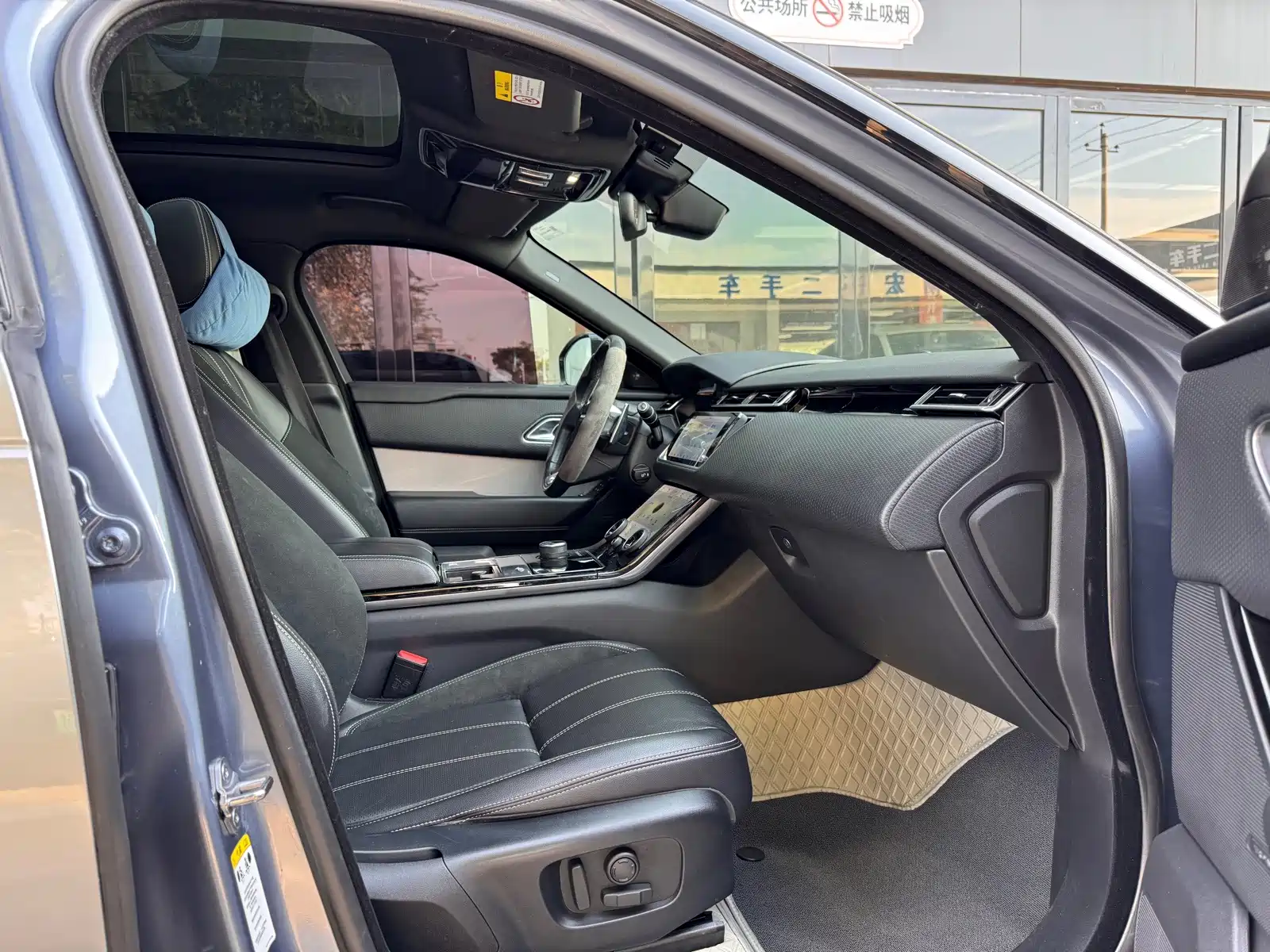 Фото 17 - Land Rover Range Rover Velar