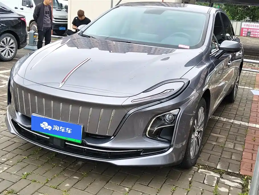 Hongqi E-QM5 2024 Model 610km PLUS