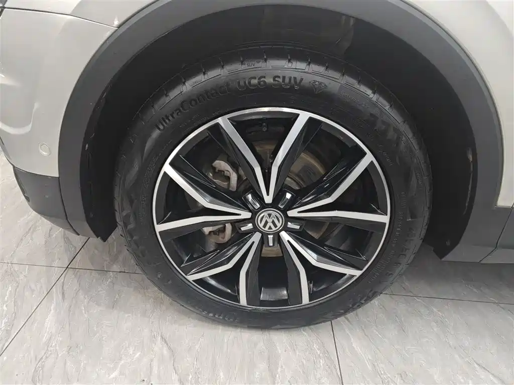 Volkswagen Tiguan L 2019 380TSI Automatic 4WD Intelligent Luxury 7-seater China VI фото 23