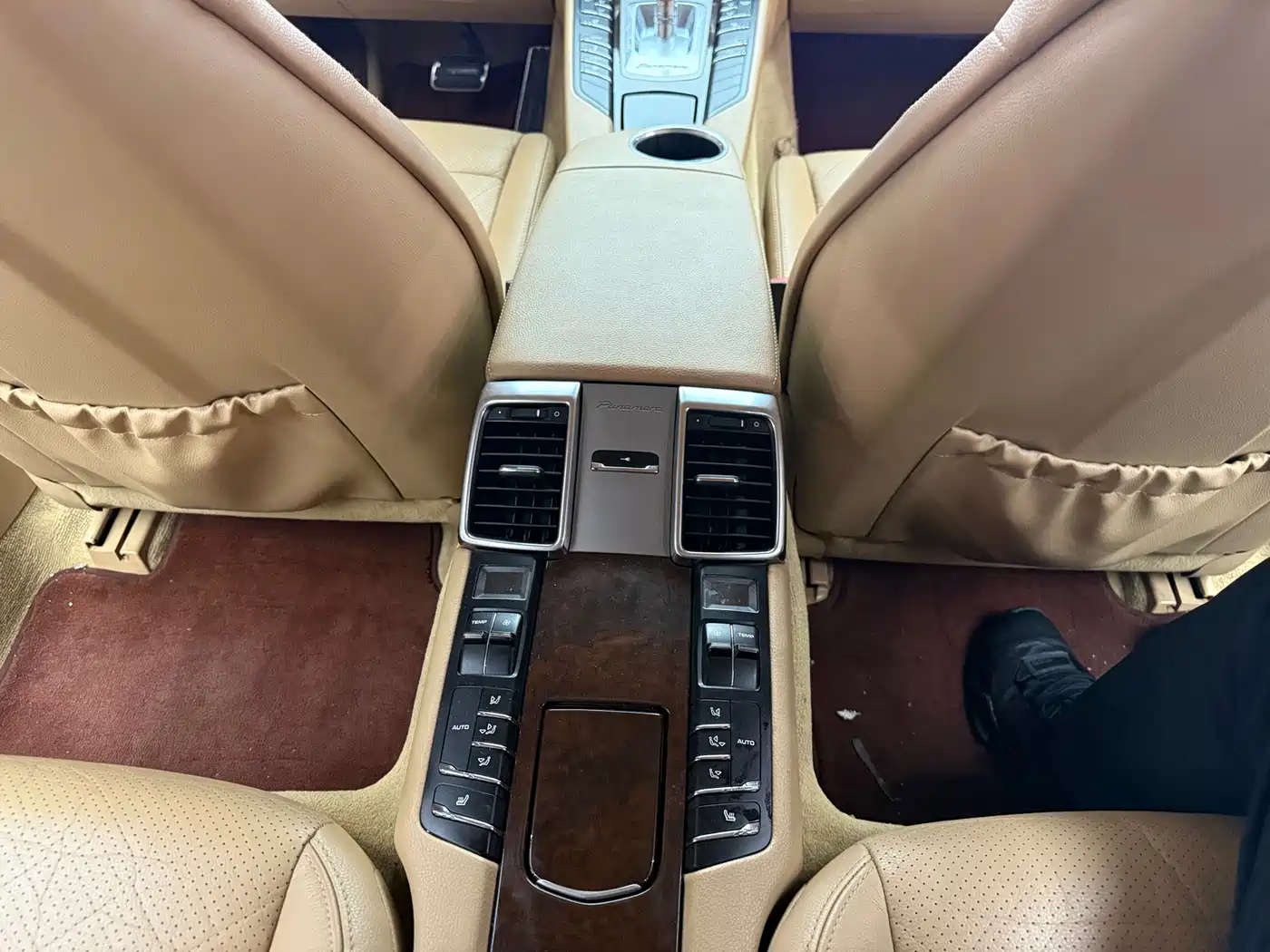 Porsche Panamera 2011 2010 Panamera 4 3.6L