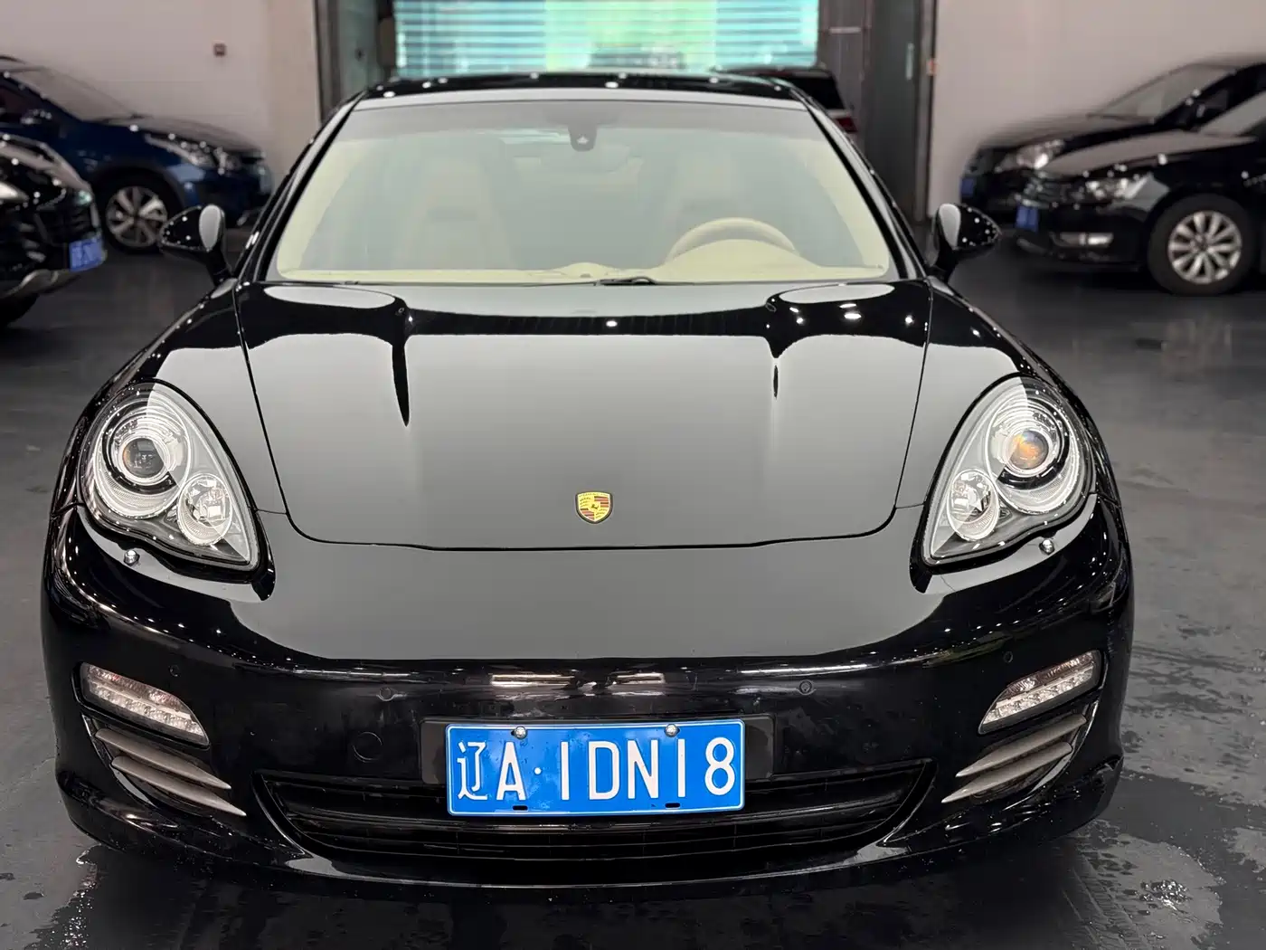 Porsche Panamera 2011 2010 Panamera 4 3.6L