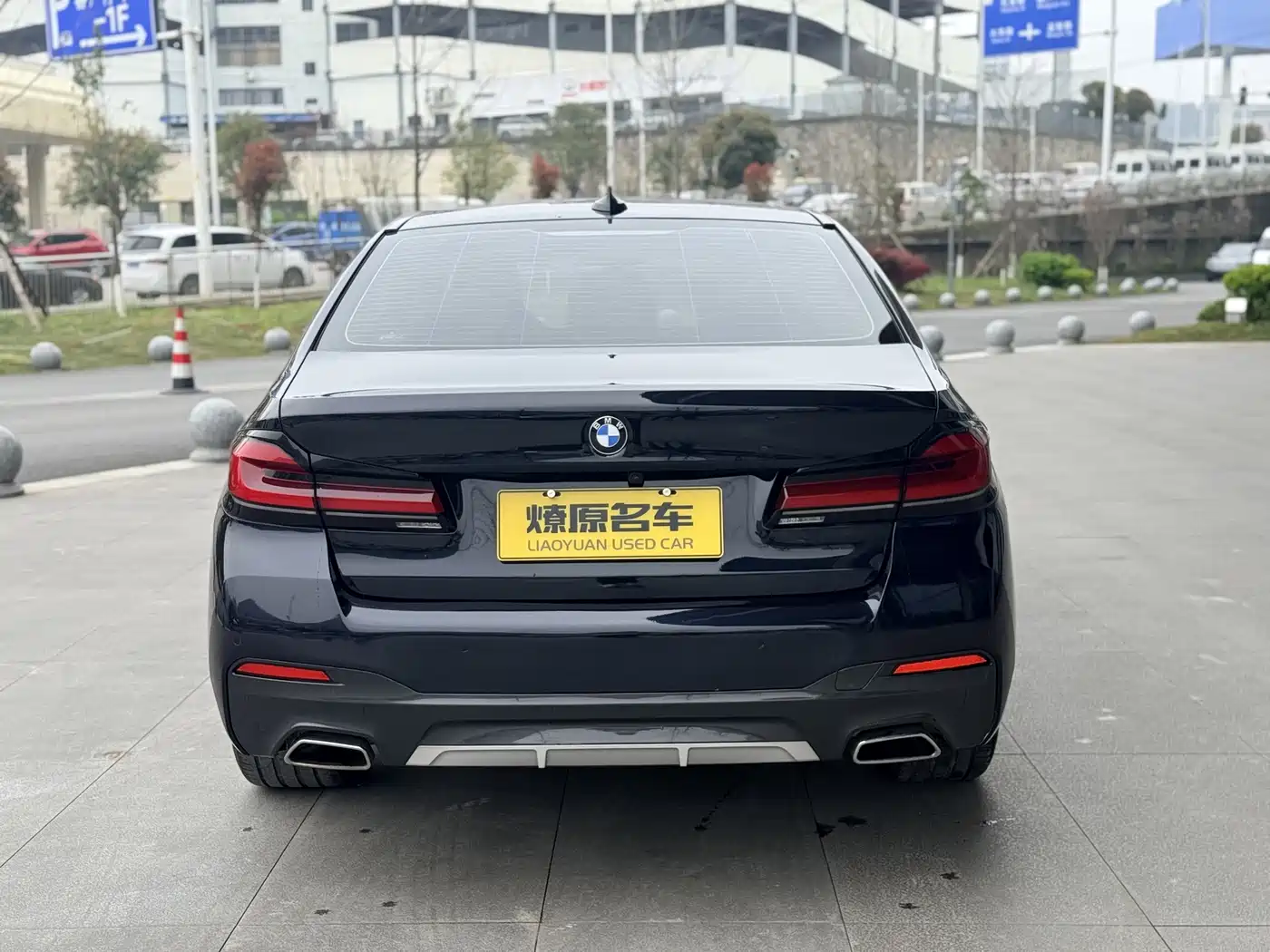 BMW 5 Series 2023 530Li Leading M Sport Package фото 6
