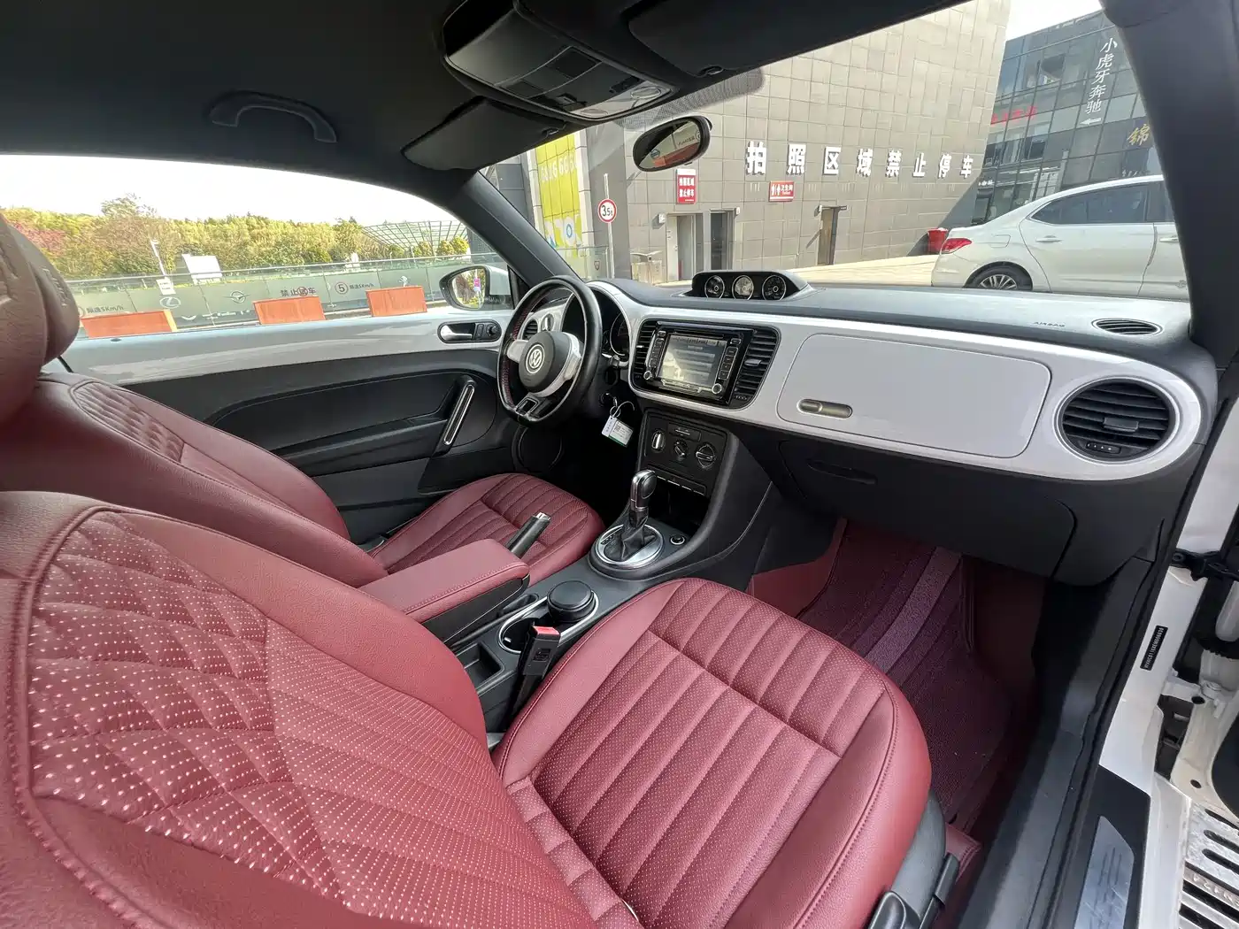 Volkswagen Beetle 2014 1.4TSI Fashion Edition фото 12