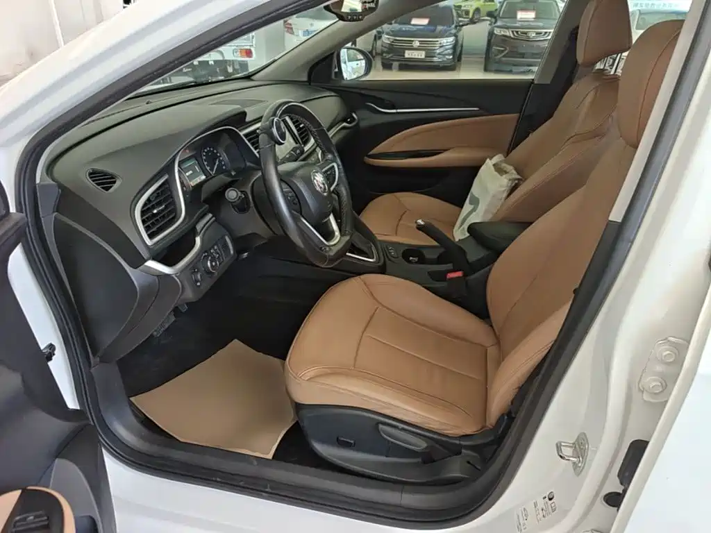 Фото 15 - Buick Excelle